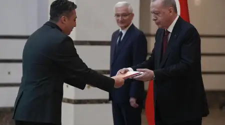 Göreve Başlayan Yeni Büyükelçiler Cumhurbaşkanına Güven Mektubunu Sundu