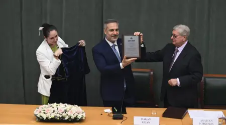 Dışişleri Bakanı Hakan Fidan’a Rus Üniversitesi’nden Fahri Doktora Ünvanı