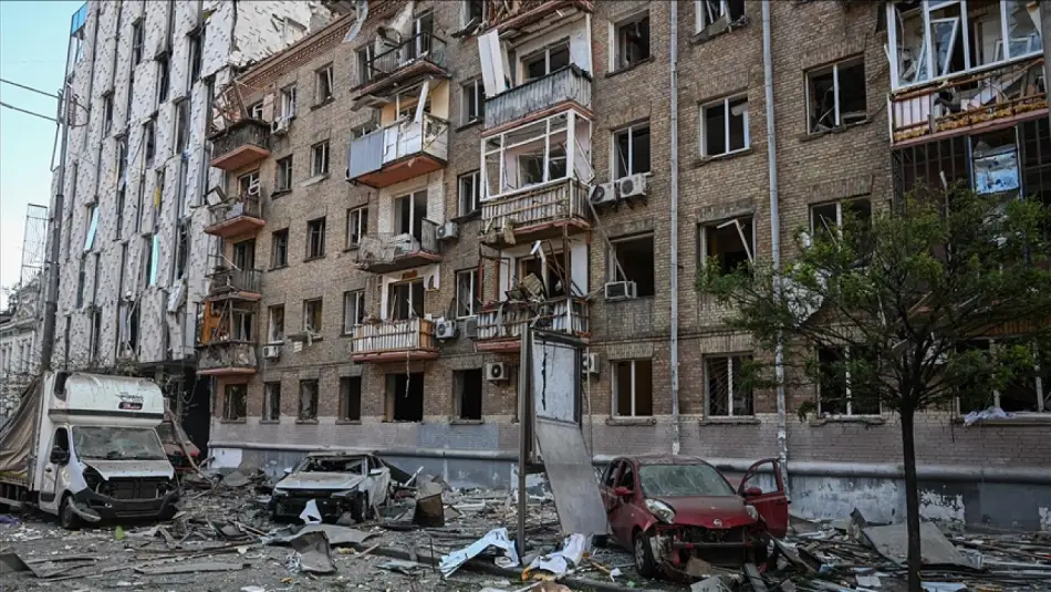 Kiev’den Moskova’ya Yüzlerce Drone’la Ölümcül Saldırı: Rafineri Faaliyetleri Durdu, Yüzlerce Uçak Seferi İptal Edildi