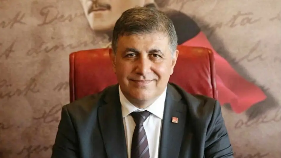 CHP Genel Başkanı Kılıçdaroğlu’nun İl Başkanı’nı Değiştirmesinin Ardından İzmir Büyükşehir Belediye Başkanı Cemil Tugay CHP’den İstifa Etti