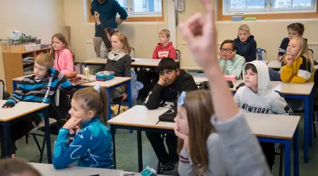 Norveç'ten Eğitimde Yapay Zekâ Adımı: İlkokullarda Kullanımı Yasaklanıyor