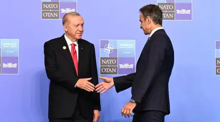 Ankara’daki NATO Zirvesine Yunan Yorumu: “Trump Sultan’a (Erdoğan) Boyun Eğmekle Kalmadı F35’lerin Kapısını Açtı"