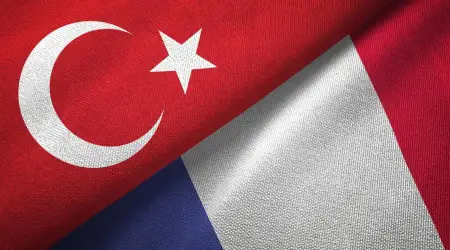 Fransa’nın Türkiye ile Savunma Sanayi Alanında Yakınlaşması Atina’yı Rahatsız Ediyor, Pentapostagma Gazetesi "Fransa Bizi Sattı" Diyor