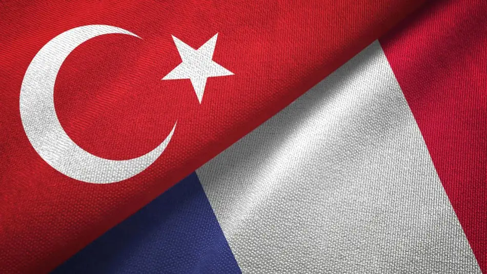 Fransa’nın Türkiye ile Savunma Sanayi Alanında Yakınlaşması Atina’yı Rahatsız Ediyor, Pentapostagma Gazetesi "Fransa Bizi Sattı" Diyor