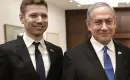 İSRAİL NEFRETİ YAYILIYOR: Katil Netanyahu’nun Oğlu Öldürülme Korkusundan Dolayı İsim Değiştirdi