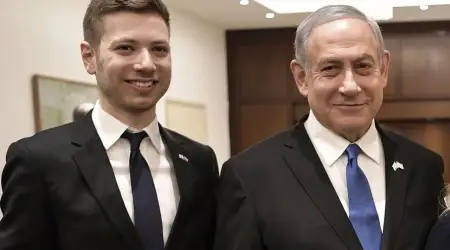 İSRAİL NEFRETİ YAYILIYOR: Katil Netanyahu’nun Oğlu Öldürülme Korkusundan Dolayı İsim Değiştirdi