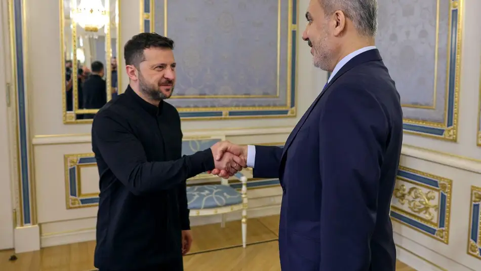 Ukrayna Cumhurbaşkanı Zelenskiy, Hakan Fidan’a Devlet Nişanı Tevcih Etti