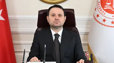 Türkiye’nin Arınma Süreci Devam Ediyor: 84 Hakim ve Savcı İhraç Edildi, Adalet Bakanı Gürlek Mumcu Cinayetiyle İlgili Aileyle Görüşecek
