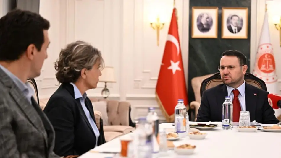 Adalet Bakanı Gürlek Uğur Mumcu ve Behçet Oktay’ın Aileleriyle Görüştü
