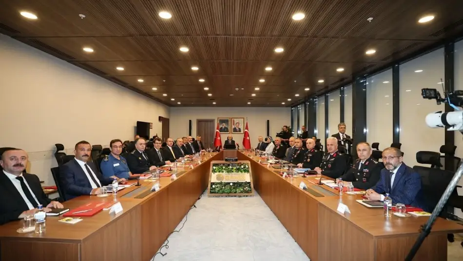 TBMM’de Onaylanan Terörsüz Türkiye Düzenlemesi Ertesinde Meclis Başkanı Kurtulmuş ve İçişleri Bakanı Çiftçi 81 İlin Valisiyle İstişare Toplantısı Yaptı