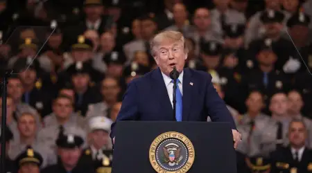 Beyaz Saray'dan "Hürmüz Boğazı" Amerikan Toprağı Açıklaması: Trump'ın Sözleri Şakaydı