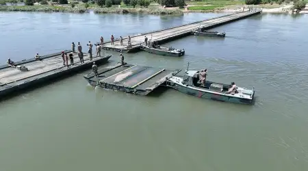 Dünya Fırat’ı Bölünmüş Suriye’nin Sınırı Olarak Beklerken TSK ve Suriye Ordusu Nehrin İki Yakasını Köprüyle Bağladı
