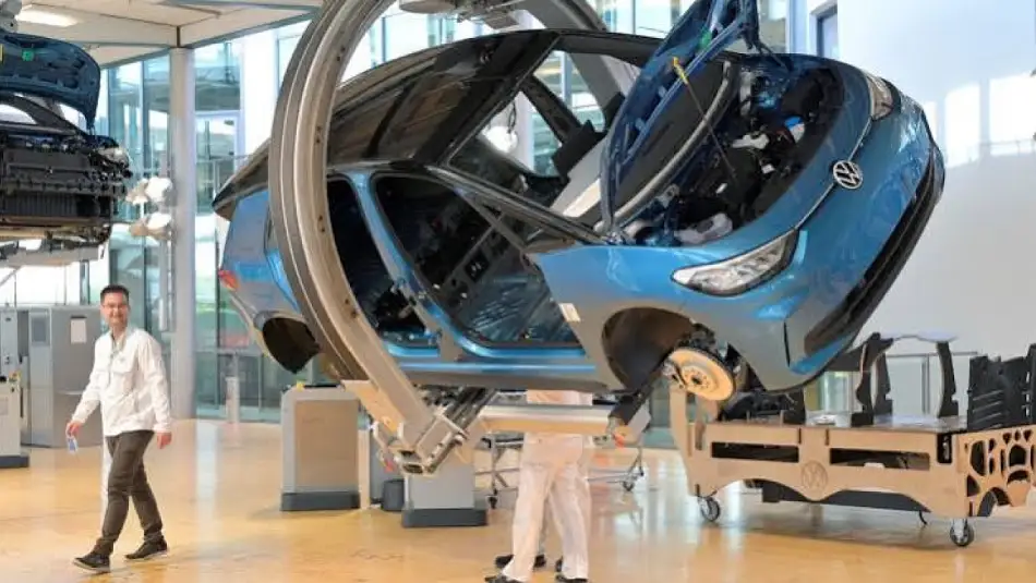Alman Otomotiv Sektörü Hızla Zayıflıyor, Volkswagen 100 Bin Kişiyi İşten Çıkaracak
