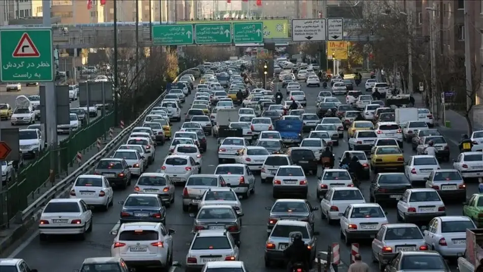 Petrol Zengini İran’da Akaryakıt Sıkıntısını Aşmak için Haftada Bir Gün Arabaya Binmeme Uygulaması Başlatılacak