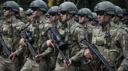 Rum Gazetesi Politis Yunanistan ve Kıbrıs Rumlarının Silahlanma Yarışının Türkiye’nin Oluşturduğu Güç Dengesini Değiştiremeyeceğini Yazdı