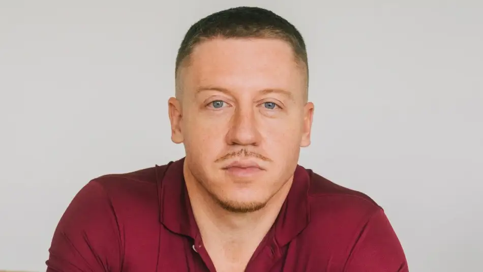 İşte Batı’nın Düşünce ve İfade Hürriyeti (!), Filistin’e Özgürlük İstediği İçin Ünlü Şarkıcı Macklemore ABD’de Yasaklandı
