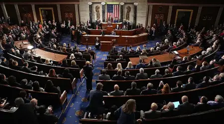 ABD Temsilciler Meclisi Trump'ın İran Karşısında Başarısız Olduğunu Belirterek Savaşın Bitirilmesine İlişkin Tasarıyı Onayladı