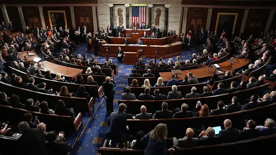 ABD Temsilciler Meclisi Trump'ın İran Karşısında Başarısız Olduğunu Belirterek Savaşın Bitirilmesine İlişkin Tasarıyı Onayladı