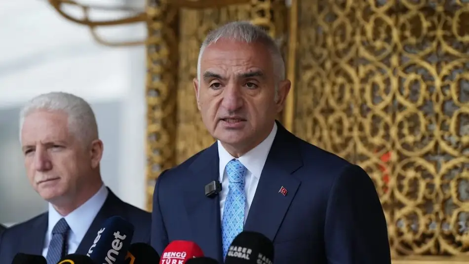 Kültür Bakanı Ersoy Ayasofya'nın Altında 9 km Tünel ve Geçit Olduğunu Belirterek Buraların Turizme Açılacağını Açıkladı