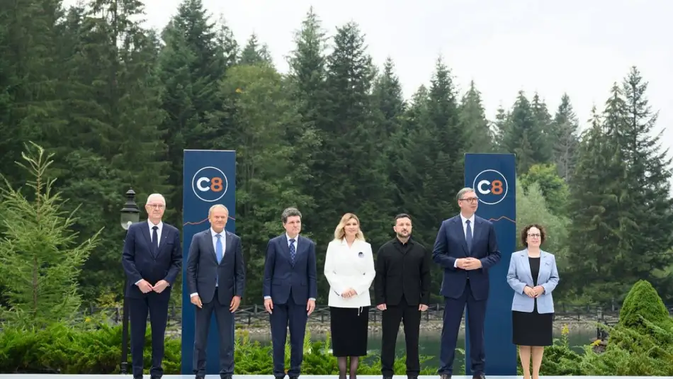 Ukrayna'dan Stratejik Hamle: Orta ve Doğu Avrupa Ülkeleriyle "Karpatlar Sekizlisi" Grubu Kurdu