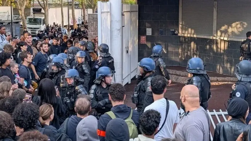 Fransa’da Liselilerin Protestoları Ülke Geneline Yayıldı, 625 Kişi Gözaltına Alındı