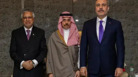 Savunma Bakanları, Genelkurmay Başkanları ve İstihbarat Başkanlarının Katıldığı Mekke Savunma İttifakı Stratejik Siyasi ve Savunma Komitesi Toplantısı Riyad'da Başladı