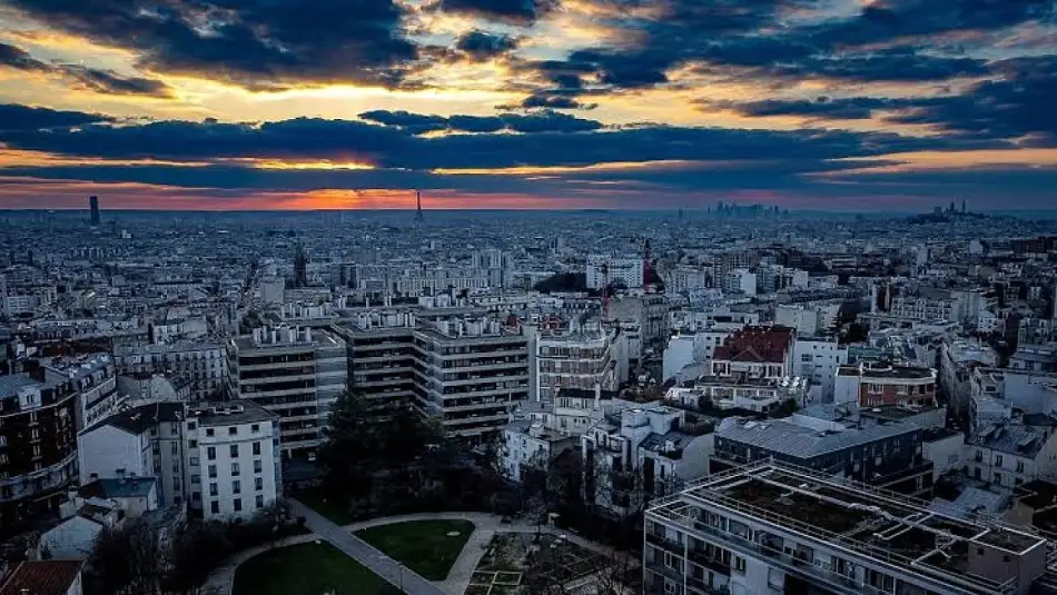 Fransa Hızla Batışa Doğru Gidiyor: Yunanistan’dan Bile Daha Kötü Durumda Borçlanmada GSYH’ye Oran Yüzde 119’u Buldu