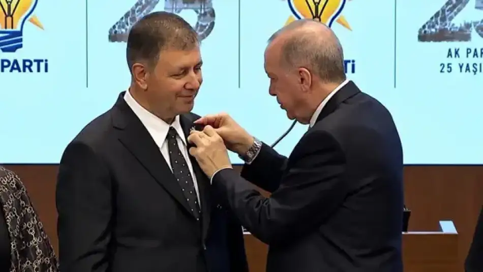 CHP'den İstifa Eden İzmir Belediye Başkanı Cemil Tugay AK Parti'ye Geçti