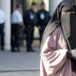 BM, Fransa'daki burka yasağını inceliyor