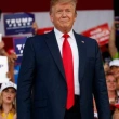 Trump'tan İran'a: "Tehditsiniz Ama Arayın Görüşelim"