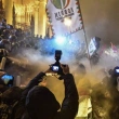Macaristan'da halk protesto için sokaklarda