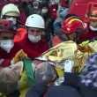 3 Yaşındaki Elif Perinçek 65. Saatte Enkazdan Yaralı Olarak Çıkarıldı