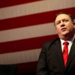 Pompeo Venezuela'daki Amerikalı diplomatların çekilmeyeceğini açıkladı