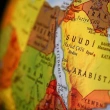 Suudi Arabistan BAE'ye Tüm Uçak Seferlerini Durdurdu