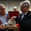 Filistinli Aile 106 Yıldır Gözü Gibi Baktığı Osmanlı Askerinin Emanetini Büyükelçi Demirer'e Teslim Etti