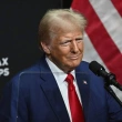 Suikast Korkusu Hala Devam Ediyor: Trump, Suikast Girişimi Sonrası İlk Açık Hava Konuşmasını Kurşun Geçirmez Cam Kabinden Yaptı