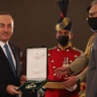 Pakistan'da Dışişleri Bakanı Çavuşoğlu'na Devlet Nişanı Tevdi Edildi