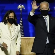 ABD'de Anketlerde Biden Düşüşte, Harris Yükselişte
