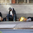 Kovid-19 Salgınının Merkezi New York'ta Evsizler Hala Sokaklarda
