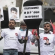Evlat Nöbeti Tutan Aileler HDP Genel Merkezi'ne Siyah Çelenk Bıraktı