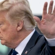 Trump 1,8 Milyon Çalışanın Maaşlarına Yapılacak Zammı İptal Etti