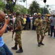 Zimbabve'de ordu sokağa indi