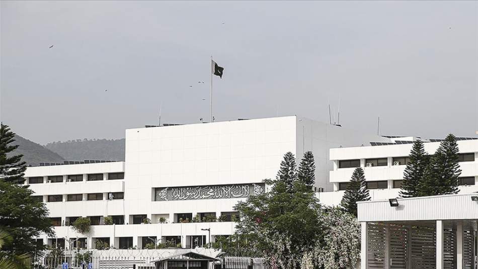 Pakistan'da Yeni Koalisyon Hükümeti Görevine Başladı