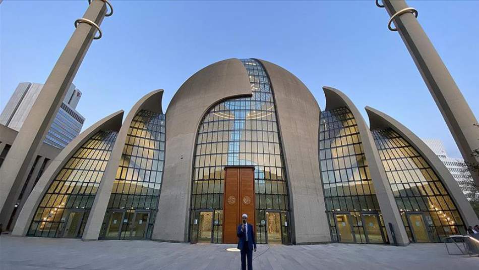 Almanya'nın Köln Kentinde İlk Kez Hoparlörden Akşam Ezanı Okundu