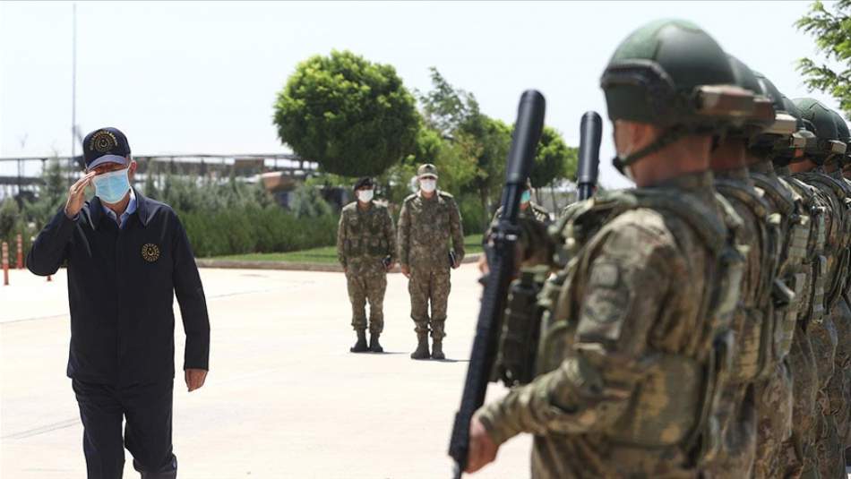Milli Savunma Bakanı Akar ve Kuvvet Komutanları Sınır Hattında
