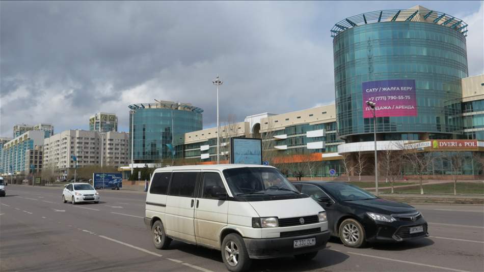 Kazakistan Tabelalarda Rusça Zorunluluğunu Kaldırdı