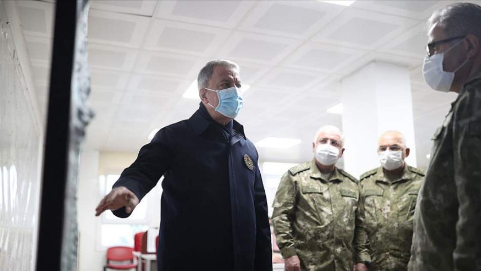 Bakan Akar, TSK Komuta Kademesi ile Suriye Sınır Hattında İncelemelerde Bulundu