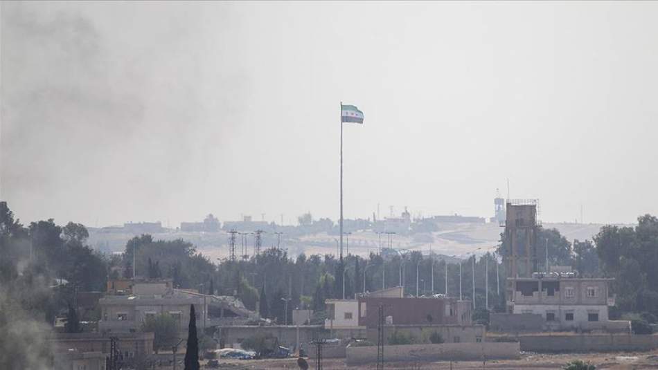 Tel Abyad'da YPG/PKK’ya Ait Bez Parçası İndirildi