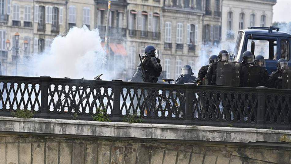 G7 Zirvesi'ni Protestolar