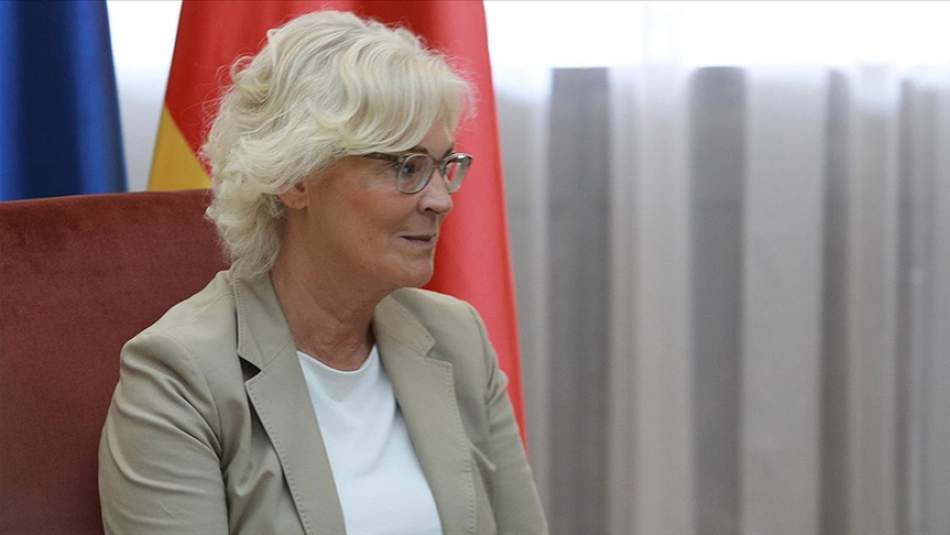 Almanya Savunma Bakanı: Ukrayna'ya Silah Yardımı Artık Mümkün Değil